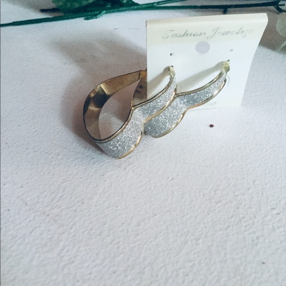 Fashion jewelry heart earrings - Picture 2 of 2